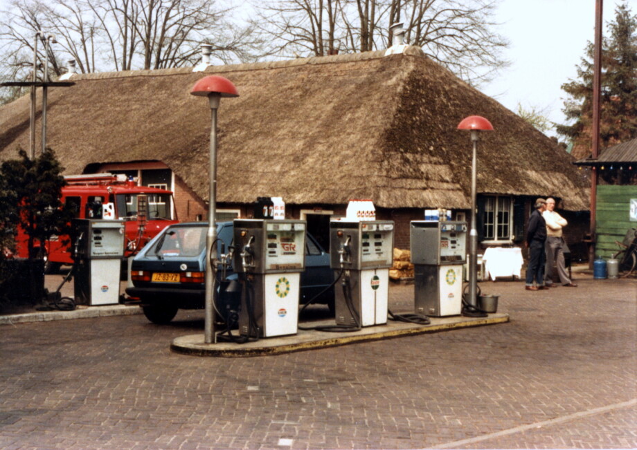 Foto van het tankstation in +/- 1970